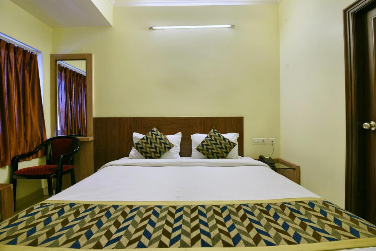 Oyo 2289 Hotel Radha Palace Kukas Εξωτερικό φωτογραφία