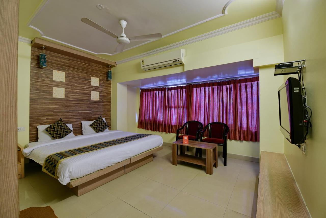 Oyo 2289 Hotel Radha Palace Kukas Εξωτερικό φωτογραφία
